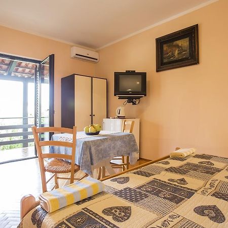 Guest House Nada 392 Pula Exterior photo