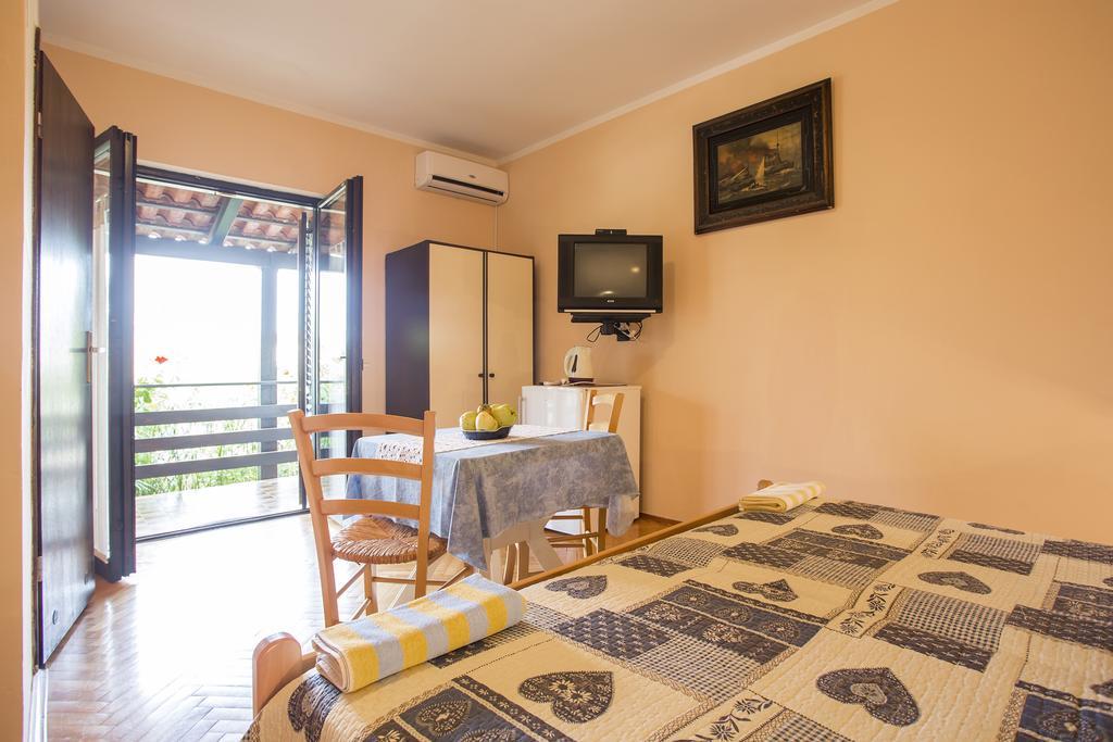 Guest House Nada 392 Pula Exterior photo